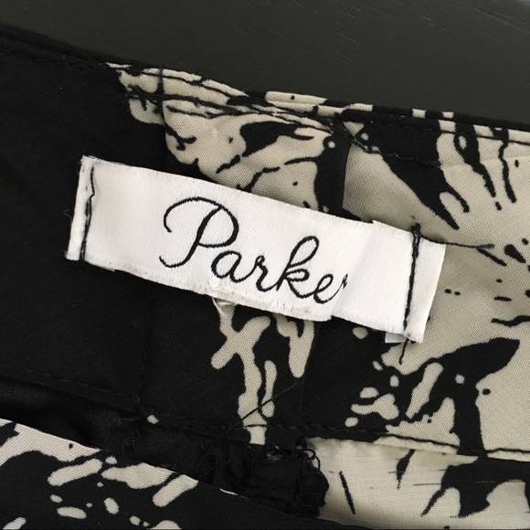 Parker Devlin Ruched Crop Pant Black Floral - Picture 7 of 8